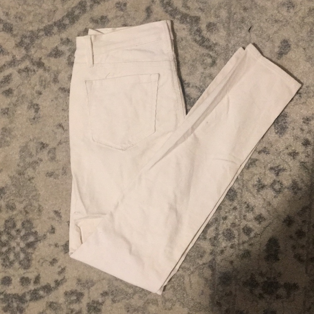 White, modern skinny corduroy pants